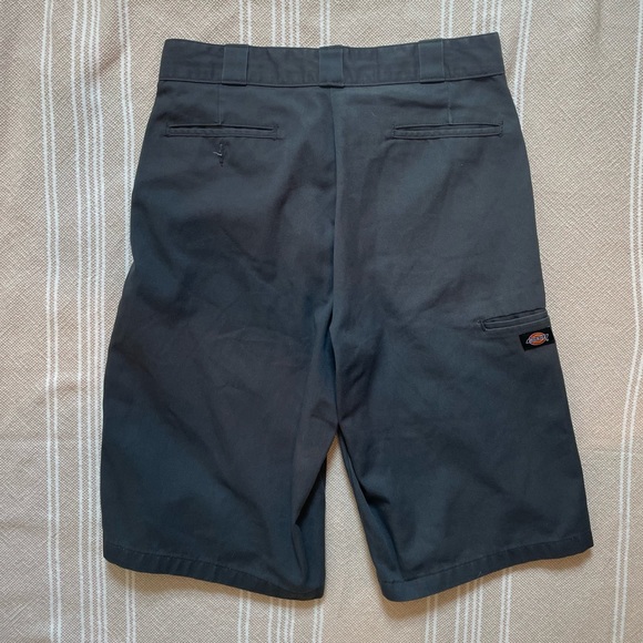 Dickies Men's charcoal sz34 work shorts "Loose Fit" - Picture 8 of 8